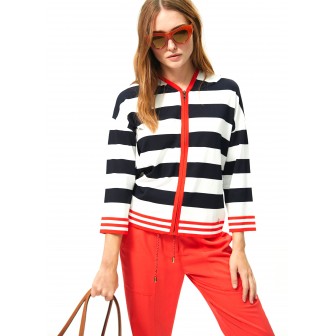 CHAQUETA-MARINERA-MARINO-BLANCO-ROJO-CAPUCHA-LOLA-CASADEMUNT