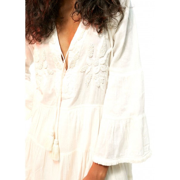 KAFTAN-BORDADOS-AL-TONO-MANGAS-ACAMPANADAS-NEGRO-BLANCO-LOLA-CASADEMUNT