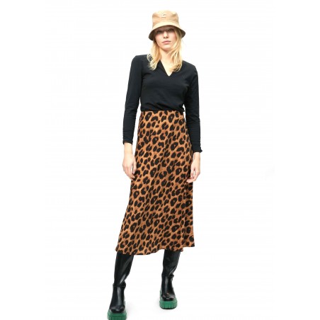 CAMISETA-MANGA-LARGA-CUELLO-PICO-LOGO-STRASS-LOLA-CASADEMUNT