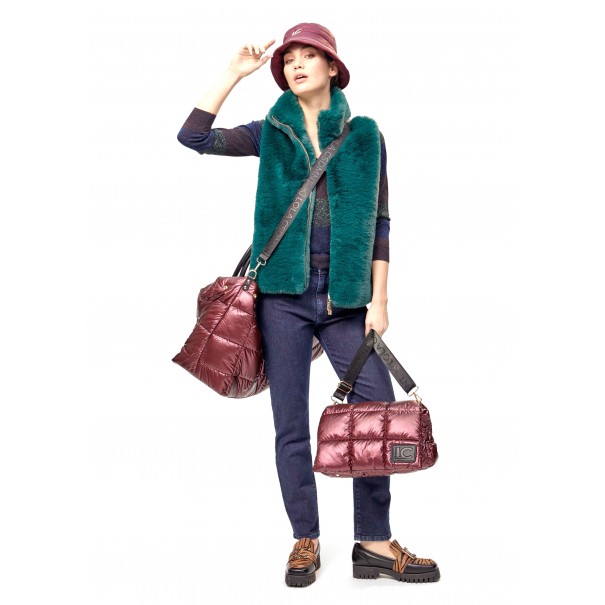 CHALECO-COMBINADO-PELO-ACOLCHADO-VERDE-LOLA-CASADEMUNT