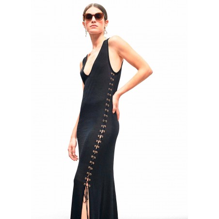 VESTIDO-PUNTO-LARGO-NEGRO-EYELETS-LATERALES-CUELLO-PICO-LOLA-CASADEMUNT VESTIDO-PUNTO-LARGO-NEGRO-EYELETS-LATERALES-CUELLO-PICO-LOLA-CASADEMUNT