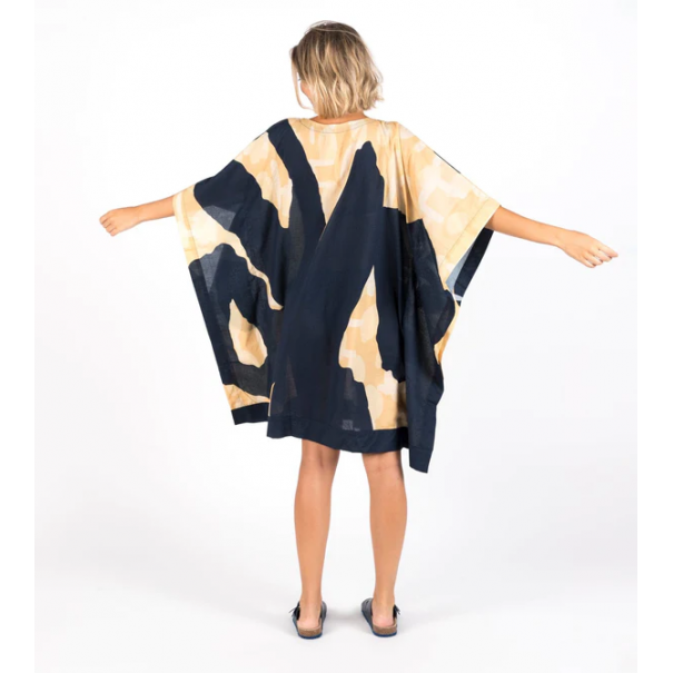 KAFTAN-ESTAMPADO-MARINO-PACHAMAMA-AMAZONIA-ANEKKE
