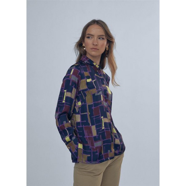 CAMISA-FLUIDA-SATINADA-MULTICOLOT.BOTONES-OCULTOS-CUELLO-PUÑOS-CAMISEROS-LOLA-CASADEMUNT