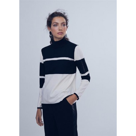 JERSEY-BICOLOR-BLANCO-NEGRO-LOGO-STRASS-LOLA-CASADEMUNT