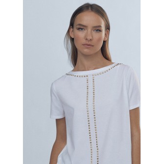 CAMISETA-TACHUELAS-DORADAS-LOLA-CASADEMUNT