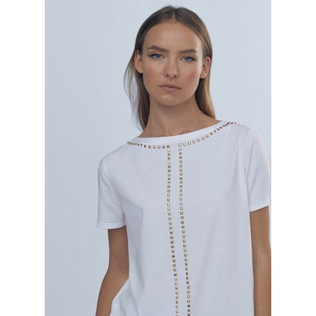 CAMISETA-TACHUELAS-DORADAS-LOLA-CASADEMUNT