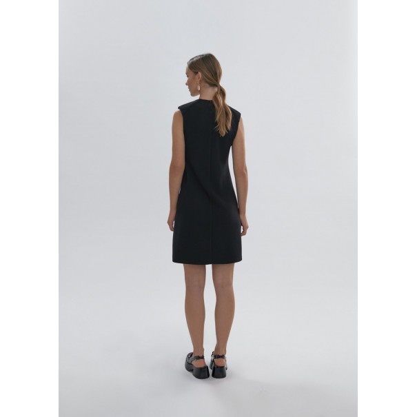VESTIDO-SIN-MANGAS-NEGRO--DETALLE-CADEMA-DORADO-LOLA-CASADEMUNT