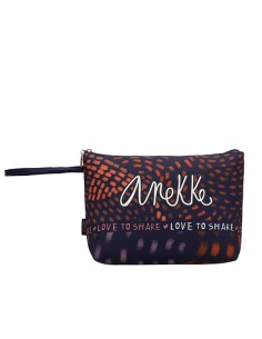 NECESER.AZUL-DETALLES.COLORES-ASA-MANO-PSICODELIC-PEACE&LOVE-ANEKKE 2