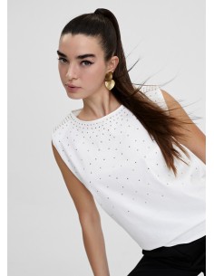 CAMISETA.MANGAS.SISA.HOMBRERAS-STRASS-NEGRO-LOLA-CASADEMUNT 2