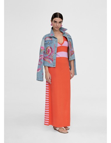 VESTIDO-RAYAS-LISO-ROJO-ROSA-TIRAMTES-ESCOTE-PICO-LOLA-CASADEMUNT