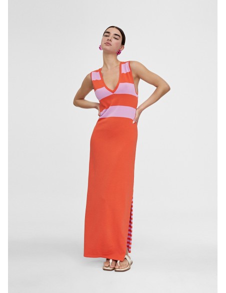 VESTIDO-RAYAS-LISO-ROJO-ROSA-TIRAMTES-ESCOTE-PICO-LOLA-CASADEMUNT VESTIDO-RAYAS-LISO-ROJO-ROSA-TIRAMTES-ESCOTE-PICO-LOLA-CASADEMUNT