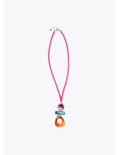 COLLAR-CORDÓN-FUCSIA-MAXI-COLGANTE-PIEZAS-MULTICOLOR-LOLA-CASADEMUNT