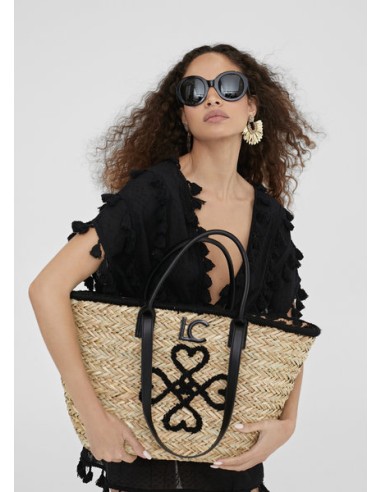 KURTA-NEGRA-CORTA-CUELLO-PICO-ENGOMADO-TASSELS-POMPONES-LOLA-CASADEMUNT