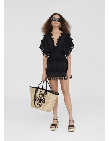 KURTA-NEGRA-CORTA-CUELLO-PICO-ENGOMADO-TASSELS-POMPONES-LOLA-CASADEMUNT