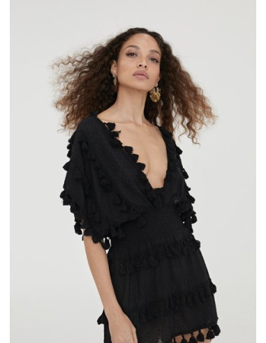 KURTA-NEGRA-CORTA-CUELLO-PICO-ENGOMADO-TASSELS-POMPONES-LOLA-CASADEMUNT