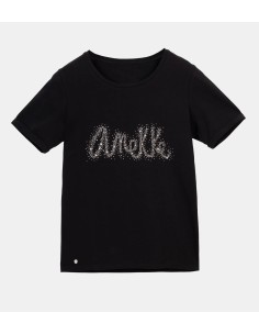 CAMISETA-NEGRA.LOGO-PLATA-CUELLO-RENDPNDO-MANGA-CORTA-ANEKKE 2