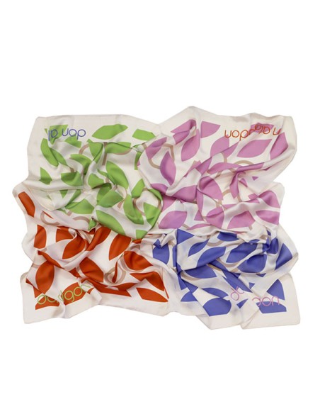 PAÑUELO-HOJAS-COLORES-CUADRADOS-LOGOTIPADO-A-CONTRASTE-MOCONOS-DON-ALGODÓN