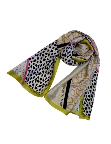 PAÑUELO-ESTAMPADOS-ANIMAL-PRINT-VERDE-BLANCO-NEGRO-RIBETE-VERDE-LOGOTPADO-PAROS-DON-ALGODÓN