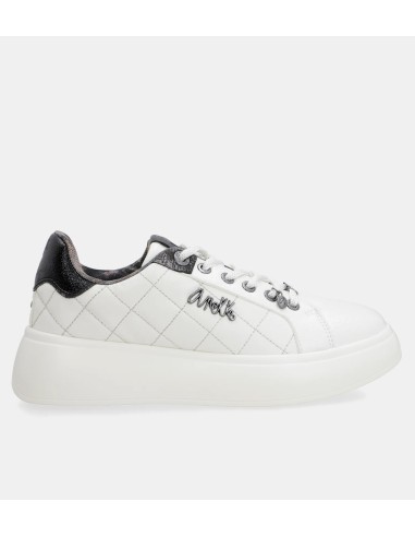 DEPORTIVAS-SNEAKERS-BLANCAS-COMBINADAS-NEGRO-PLATAFORMA-DREAMVERSE-ANEKKE