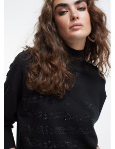 JERSEY-NEGRO-PUNTO-CUELLO-PERKINS-STRASS-FRONTAL 2
