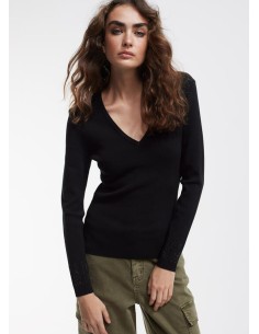 JERSEY-CUELLO-PICO-STRASS-HOMBRO-PUÑOS-AL-TONO-LOLA-CASADEMUNT