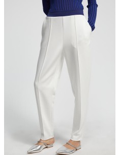 PANTALÓN-BLANCO-JOGGER-CINTURA-ENGOMADA-AZUL-BOLSILLOS-LATERALES-LOLA-CASADEMUNT 2