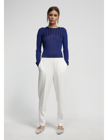 PANTALÓN-BLANCO-JOGGER-CINTURA-ENGOMADA-AZUL-BOLSILLOS-LATERALES-LOLA-CASADEMUNT