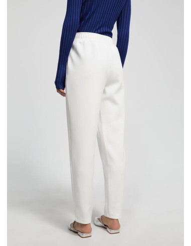 PANTALÓN-BLANCO-JOGGER-CINTURA-ENGOMADA-AZUL-BOLSILLOS-LATERALES-LOLA-CASADEMUNT