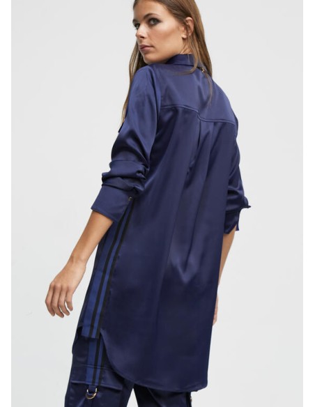 BLUSÓN-SATINADO-AZUL-NOCHE-.FORMATO-CAMISERO-LOLA-CASADEMUNT BLUSÓN-SATINADO-AZUL-NOCHE-.FORMATO-CAMISERO-LOLA-CASADEMUNT
