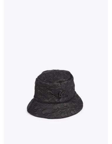 SOMBRERO-ACOLCHADO-NYLON-LOGOTIPADO-LOGO-LACADO-LOLA-CASADEMUNT