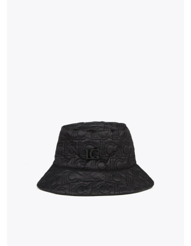 SOMBRERO-ACOLCHADO-NYLON-LOGOTIPADO-LOGO-LACADO-LOLA-CASADEMUNT