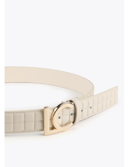 CINTURÓN-ACOLCHADO-CUADRADOS-HEBILLA-LOGO-DORADO