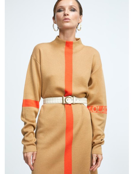 CINTURÓN-ACOLCHADO-CUADRADOS-HEBILLA-LOGO-DORADO