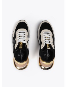SNEAKERS-NEGRAS-COMBINADAS-BEIGE-MARRÓN-DETALLES-DORADOS-CORDONES-DOS COLORES-LOLA-CASADEMUNT 2
