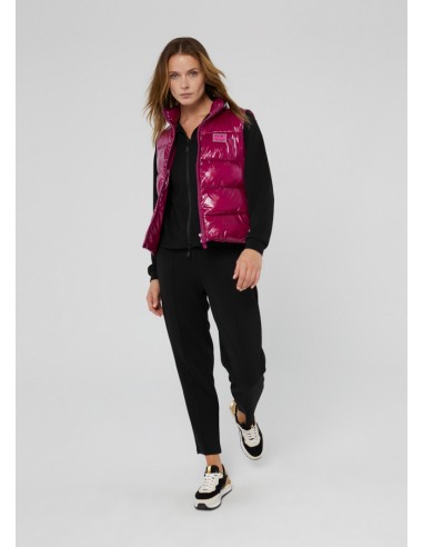 CHALECO-CORTO-ACOLCHADO-ROSA-NEÓN-EFECTO-CHAROL-LOLA-CASADEMUNT