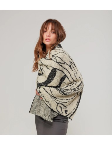 BUFANDA-RECTANGULAR-NEGRA-BEIGE-COMBINADA-LOGO-ANEKKE