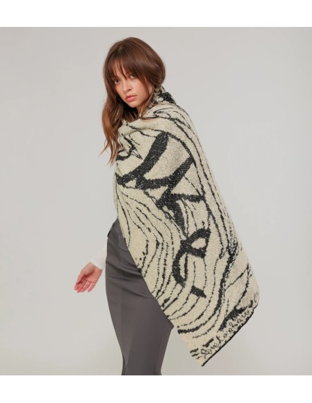 BUFANDA-RECTANGULAR-NEGRA-BEIGE-COMBINADA-LOGO-ANEKKE