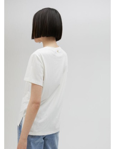 CAMISETA-BLANCA-LOGO-ESCUDO-AZUL-STRASS-ROJO-MANGA-CORTA-LOLA-CASADEMUNT
