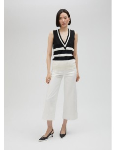 TOP-BICOLOR-NEGRO-BLANCO-TIRANTES-CUELLO-PICO-LOLA-CASADEMUNT 2