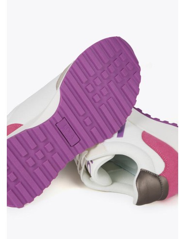 DEPORTIVAS-BLANCAS-DETALLES-COLOR-FUCSIA-LILA-GRIS-PLATAFORMA-LOLA-CASADEMUNT
