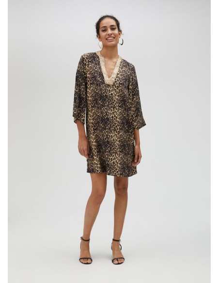VESTIDO-KURTA-ANIMAL-PRINT-CUELLO-PICO-DETALLES-DORADOS-LOLA-CASADEMUNT VESTIDO-KURTA-ANIMAL-PRINT-CUELLO-PICO-DETALLES-DORADOS-LOLA-CASADEMUNT