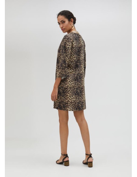 VESTIDO-KURTA-ANIMAL-PRINT-CUELLO-PICO-DETALLES-DORADOS-LOLA-CASADEMUNT VESTIDO-KURTA-ANIMAL-PRINT-CUELLO-PICO-DETALLES-DORADOS-LOLA-CASADEMUNT