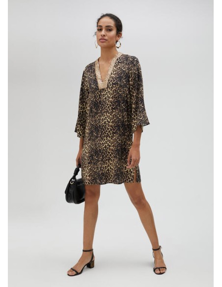 VESTIDO-KURTA-ANIMAL-PRINT-CUELLO-PICO-DETALLES-DORADOS-LOLA-CASADEMUNT VESTIDO-KURTA-ANIMAL-PRINT-CUELLO-PICO-DETALLES-DORADOS-LOLA-CASADEMUNT