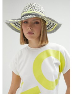 SOMBRERO-FLOPPY-RAFIA-VERDE-NEGRO-LOGO-FRONTAL-LOLA-CASADEMUNT