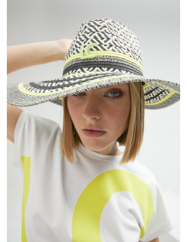 SOMBRERO-FLOPPY-RAFIA-VERDE-NEGRO-LOGO-FRONTAL-LOLA-CASADEMUNT