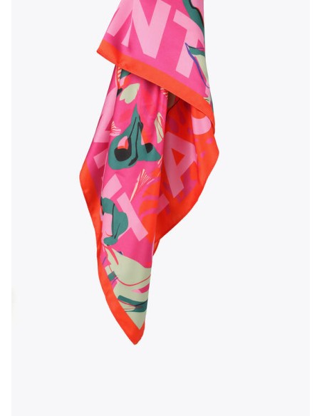 PAÑUELO-SATINADO-CUADRADO-ESTAMPADO-FLORES-TROPICALES-LOGOTIPADO-LOLA-CASADEMUNT PAÑUELO-SATINADO-CUADRADO-ESTAMPADO-FLORES-TROPICALES-LOGOTIPADO-LOLA-CASADEMUNT