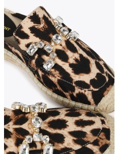 ALPARGATA-PLANA-ESPARTO-ESTAMPADO-ANIMAL-PRINT-PIEDRAS-CRISTALES-LOLA-CASADEMUNT