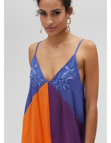 VESTIDO-LARGO-TIRANTES-TRICOLOR-CUELLO-PICO-LOLA-CASADEMUNT