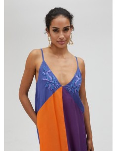 VESTIDO-LARGO-TIRANTES-TRICOLOR-CUELLO-PICO-LOLA-CASADEMUNT 2