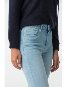 JEANS-AZUL-CLARO-ACAMPAMDOS-TIRO-ALTO-ZOE-TIFFOSI 2